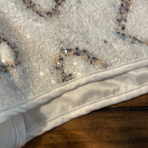 Victoria secret sequine heart shorts size med satin lined white/silver/gold - Picture 3 of 8
